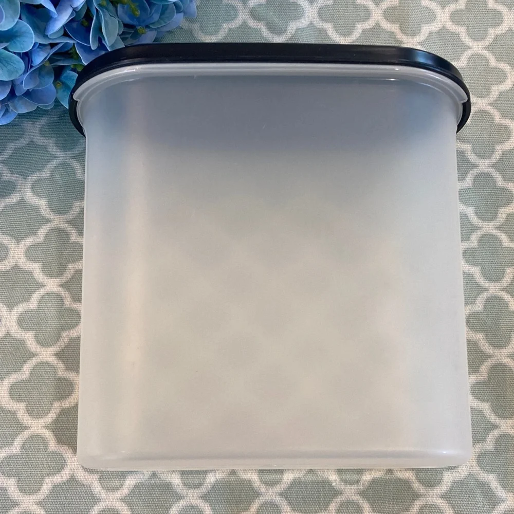 Tupperware Oval Modular Mate Size 3 1.7L Black Lid